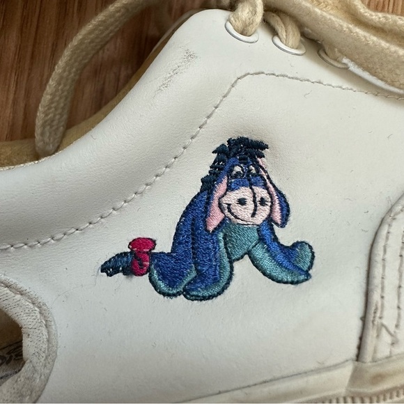 Disney Eeyore Winnie The Pooh White Womens Size 7 Leather Mules Sneakers Shoes - Picture 5 of 6